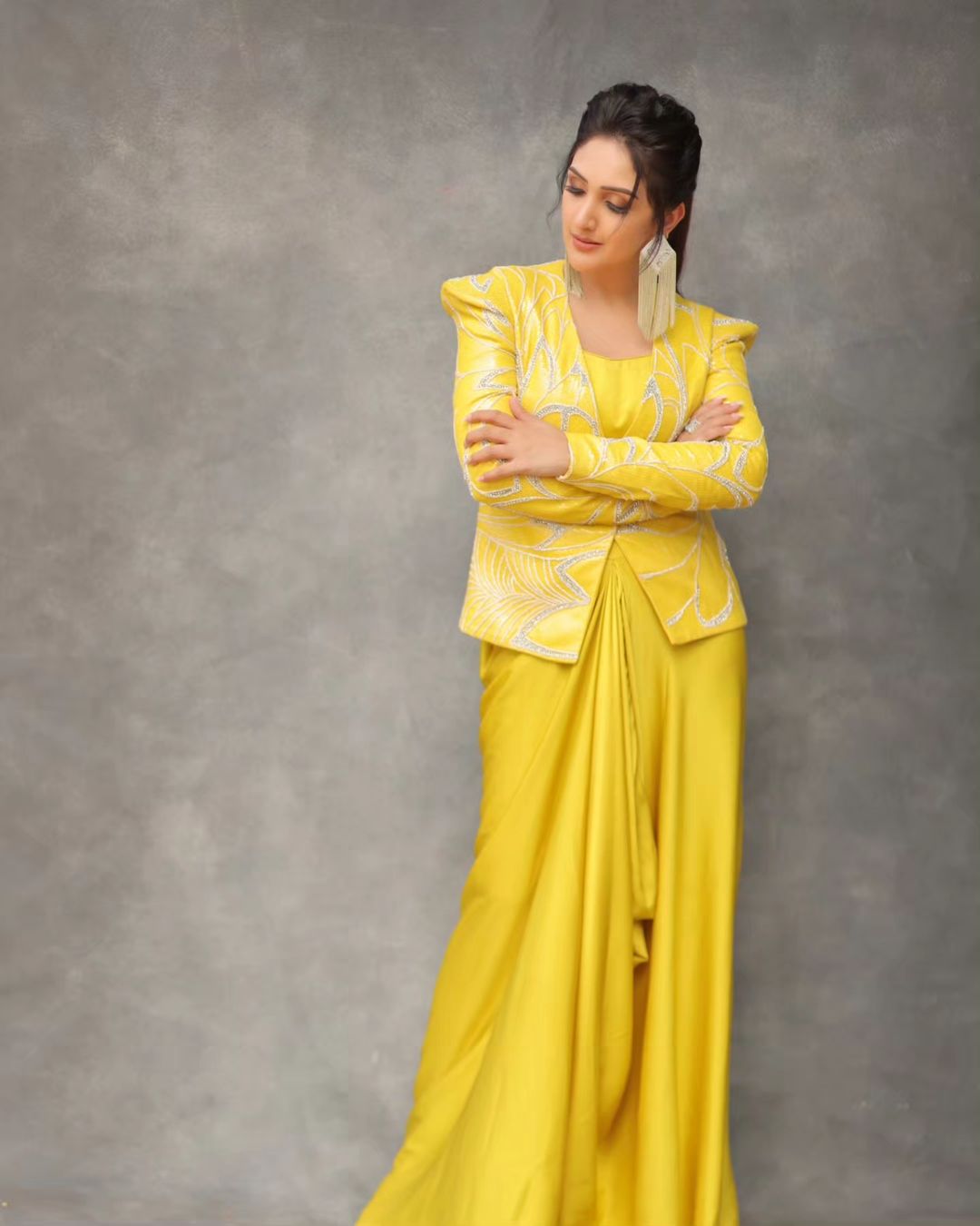Telugu TV Actress Sridevi Vijaykumar Images in Yellow Salwar Kameez
